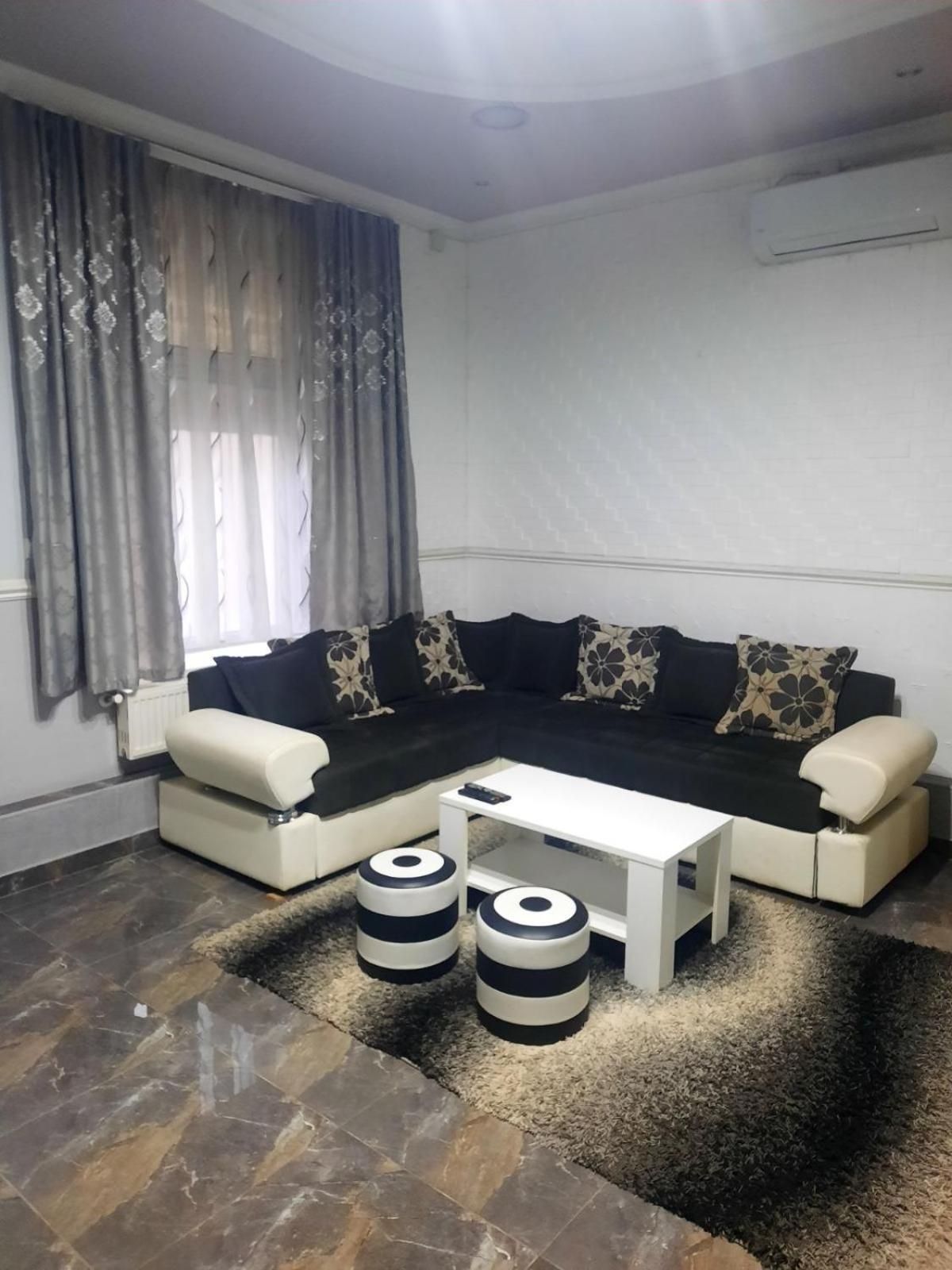 Apartments Royal Menex Пожареваць Номер фото