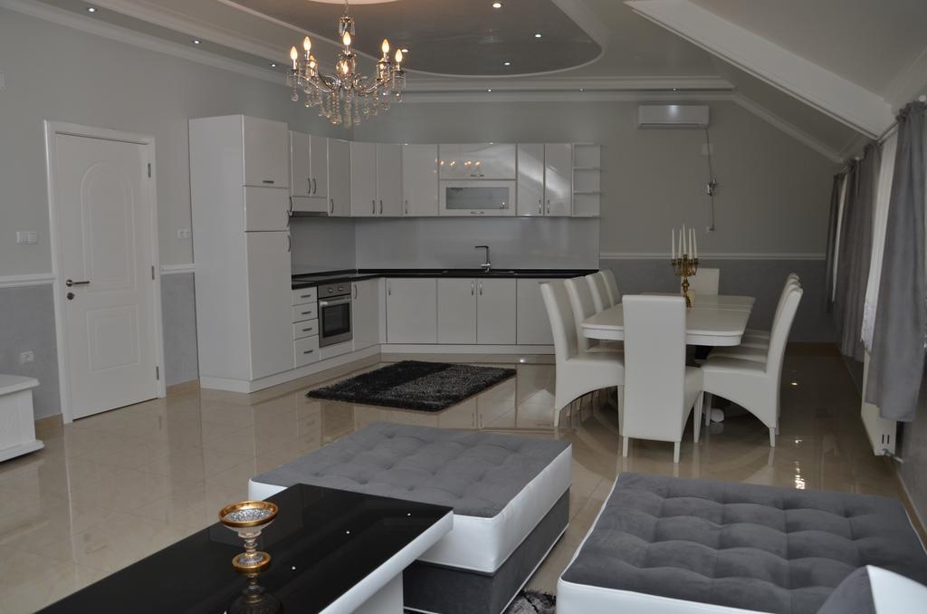 Apartments Royal Menex Пожареваць Номер фото