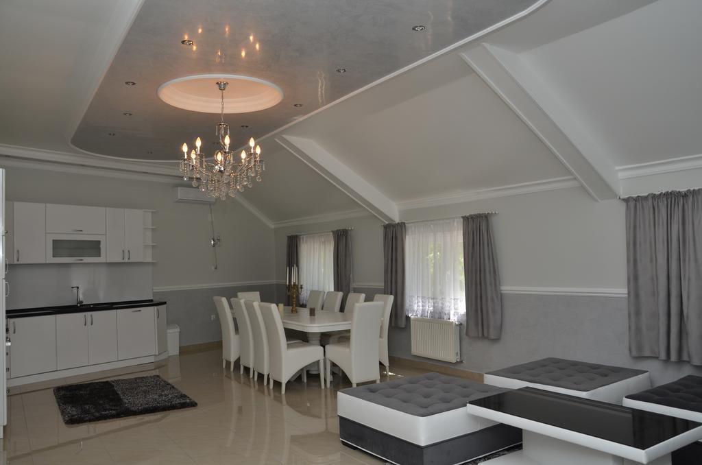 Apartments Royal Menex Пожареваць Номер фото
